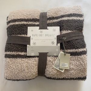 NWT Barefoot Dreams CozyChic Blanket